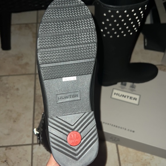 Hunter boots with studs 🖤size 6 NWB - Picture 3 of 3